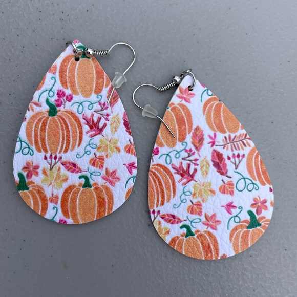 Fall Faux Leather Earrings (pumpkins) - Picture 1 of 1